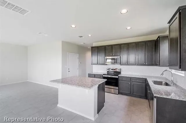 $1,850 | 307 Insider Loop, Elgin, TX 78621