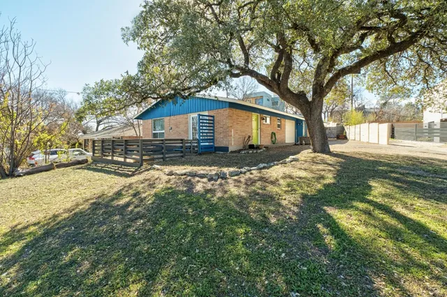 $799,900 | 805 Terrell Hill Drive, Austin, TX 78704