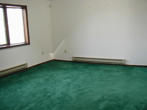 17-sec10 Falls Road Bushkill, PA 18324 - Photo 8 of 8 LIVING ROOM