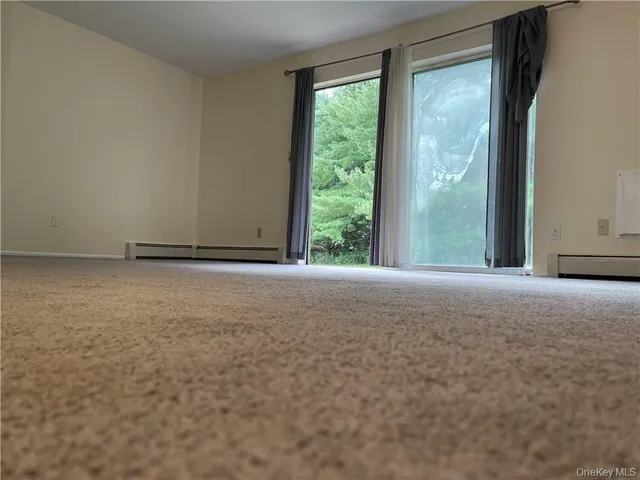 a view of empty room with window