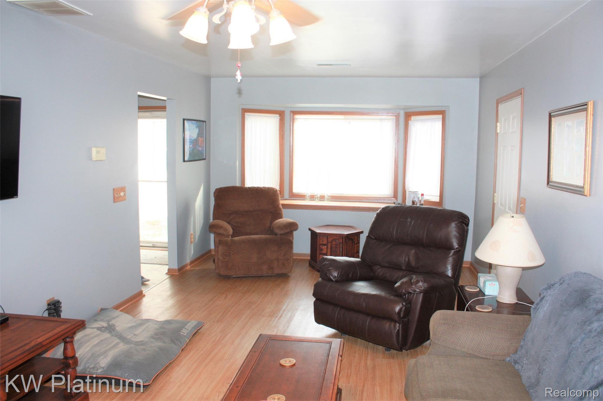 2743 Michigan Road Port Huron, MI 48060 - Photo 11 of 16 IMG_9651 new.jpg