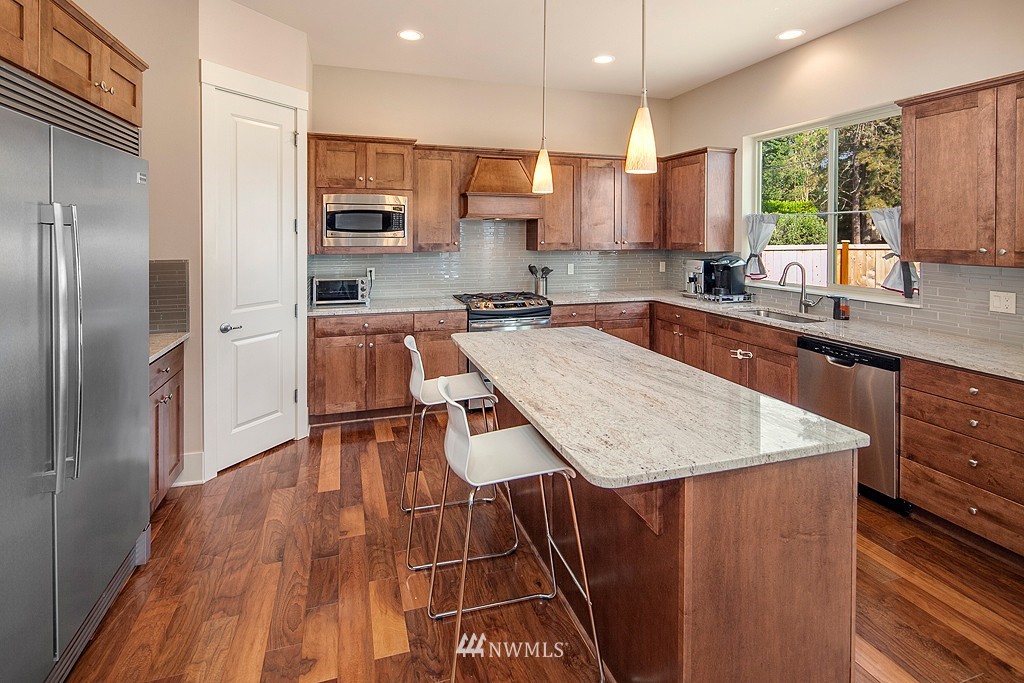 16204 Southeast 135th Place Renton, WA 98059 - Photo 5 of 22 Gallery Image 5
