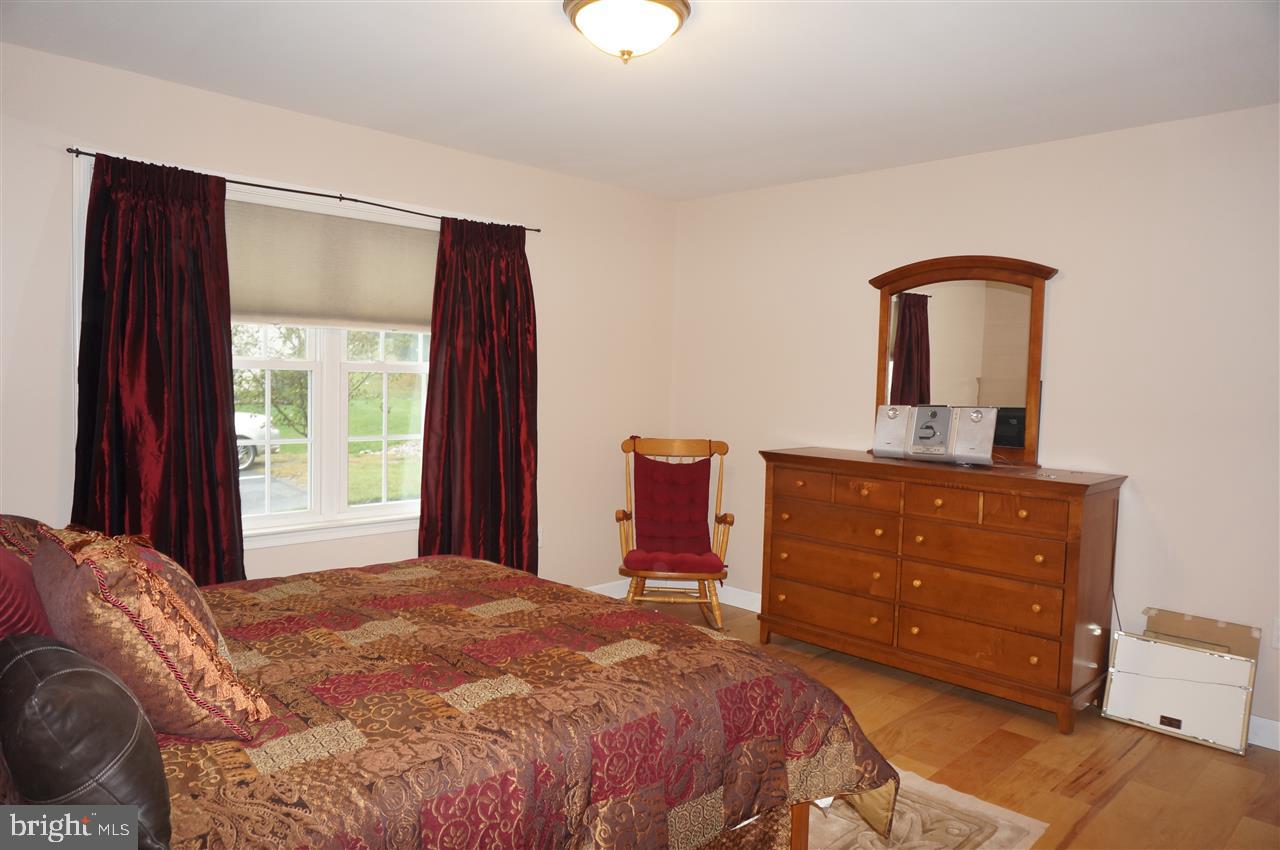 177 Oaklea Road Harrisburg, PA 17110 - Photo 12 of 24 Gallery Image 12