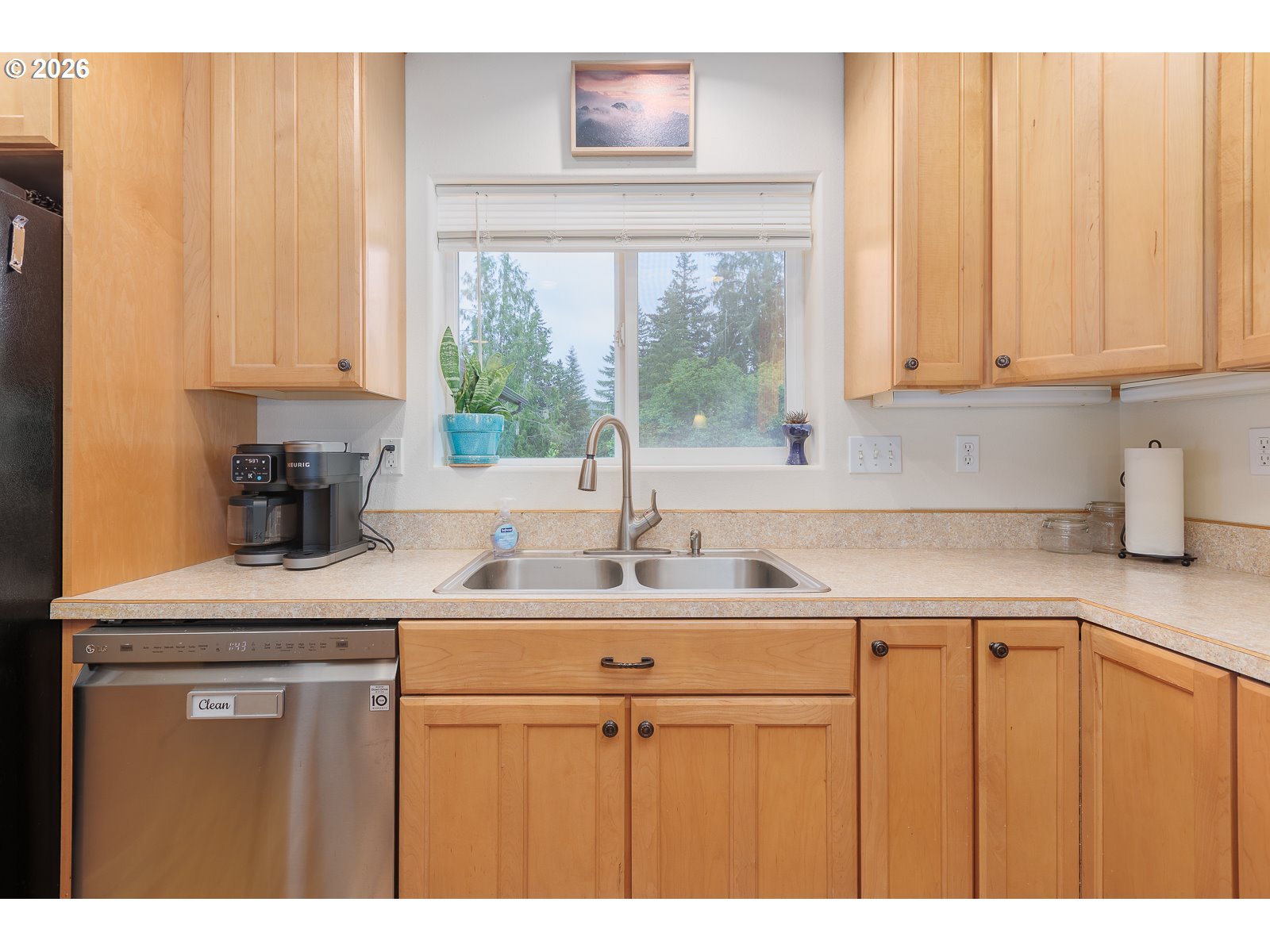 654 Northeast 8th Place Toledo, OR 97391 - Photo 9 of 37