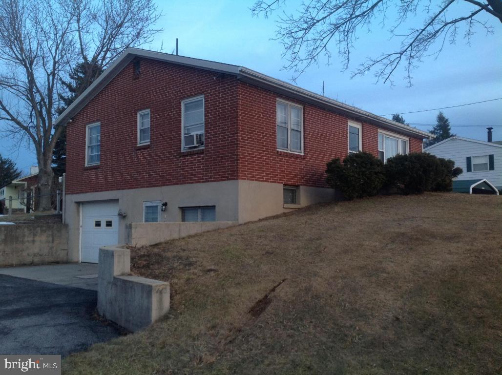 958 Mt Zion Road Lebanon, PA 17046 - Photo 3 of 17 Gallery Image 3