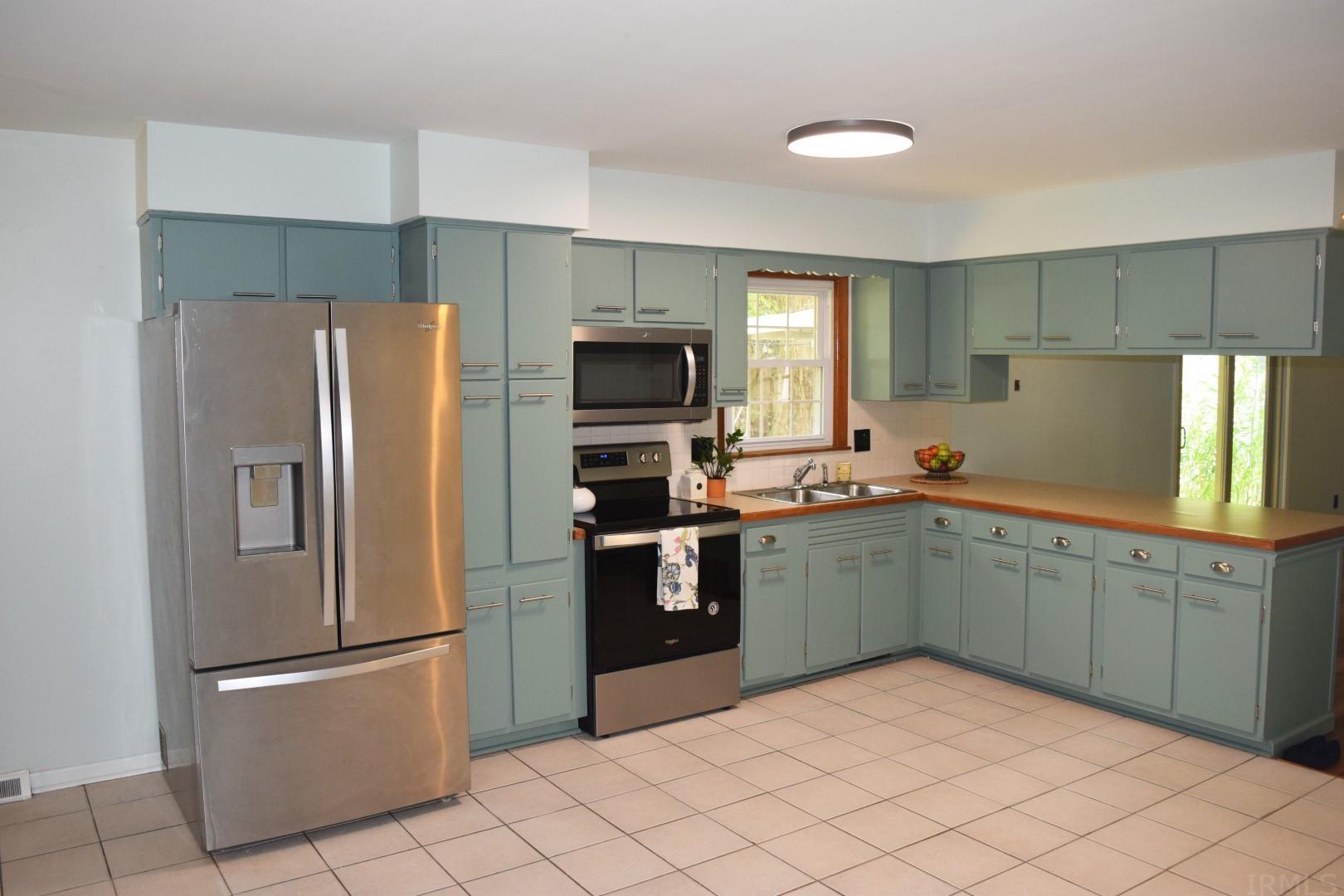 3753 Stringtown Road Evansville, IN 47711 - Photo 6 of 30 Gallery Image 6