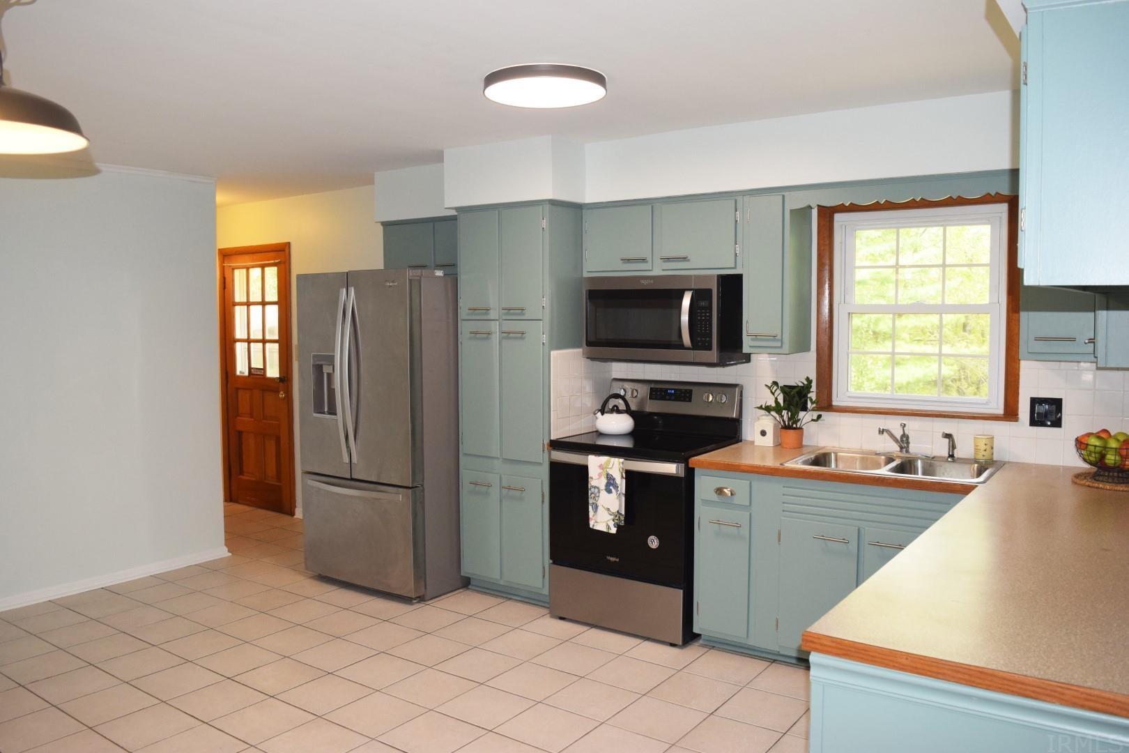 3753 Stringtown Road Evansville, IN 47711 - Photo 7 of 30 Gallery Image 7