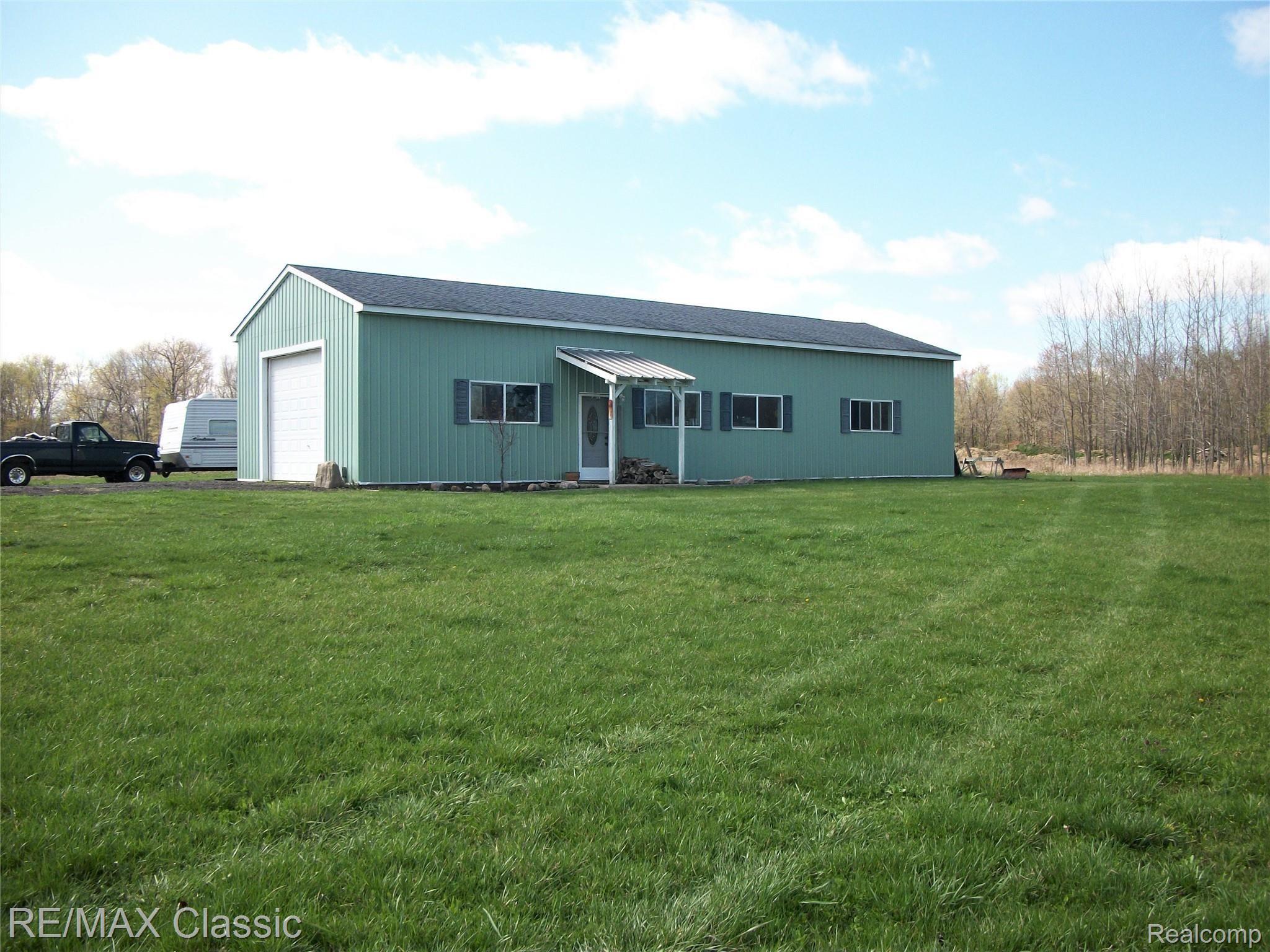 9568 West Vogt Road Fowlerville, MI 48836 - Photo 51 of 66 105_3914.jpg