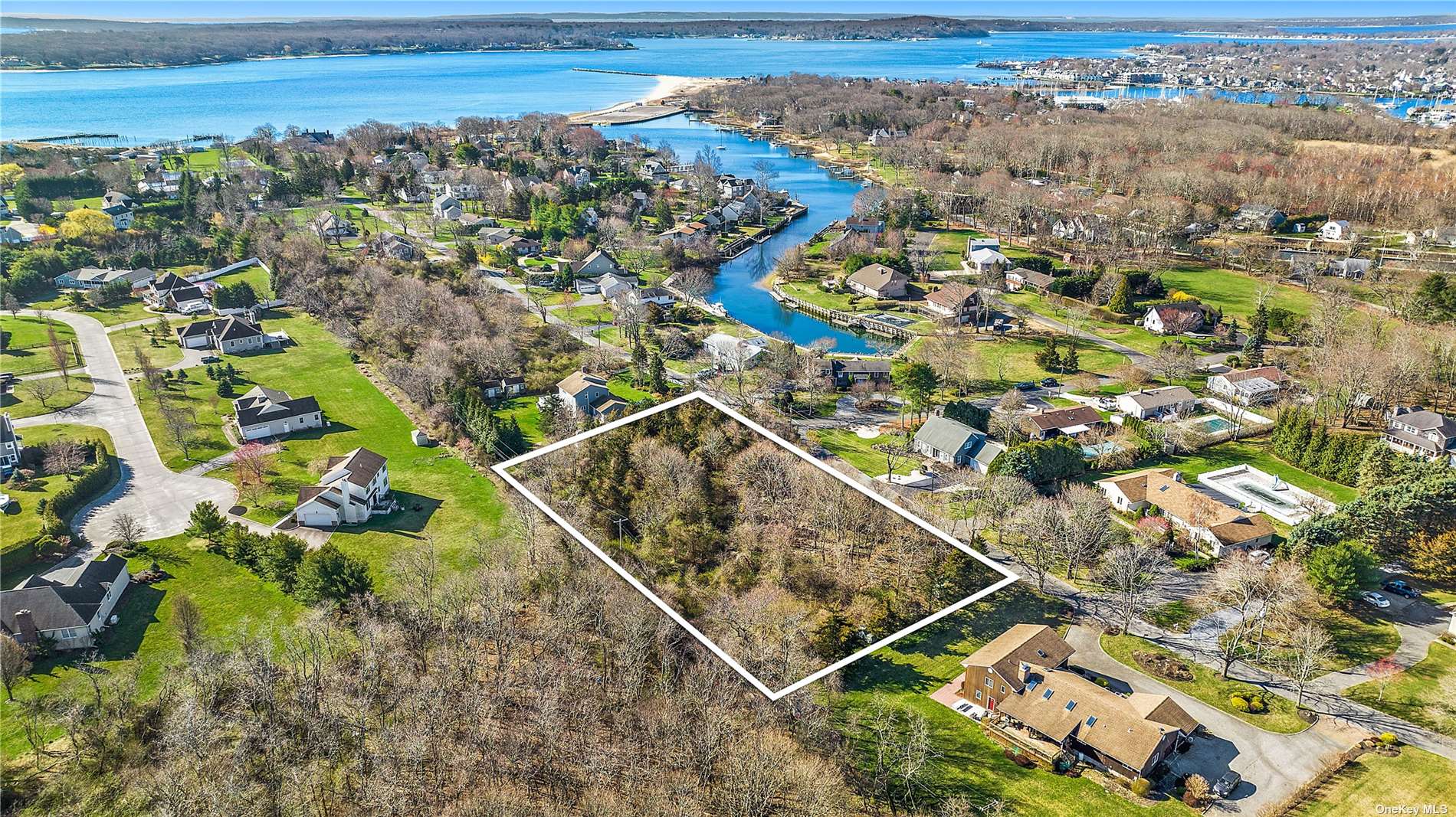 435 Maple Lane, Greenport, NY 11944 Compass