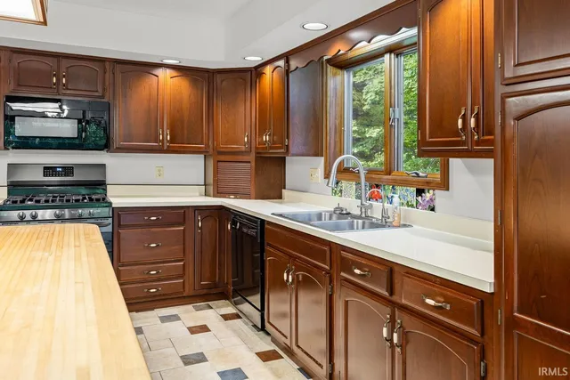 $575,000 | 7150 Robert Ross Lane, West Lafayette, IN 47906