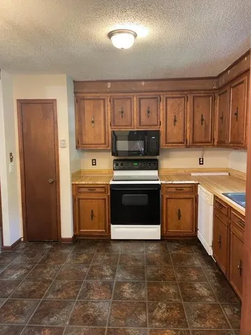 $1,750 | 204 Terry Avenue, Summerville, SC 29485