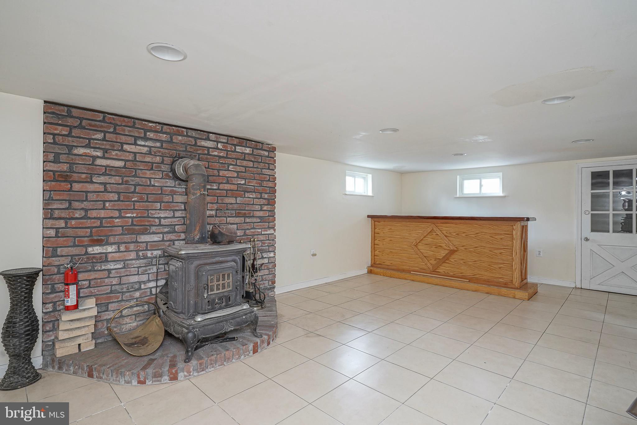 98 Kelly Driver Road Clementon, NJ 08021 - Photo 20 of 40 a view of empty room