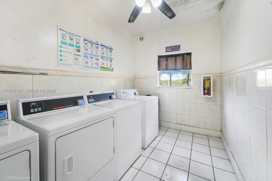 12215 West Dixie Highway, Unit 306 North Miami, FL 33161 - Photo 5 of 7 a utility room with dryer and washer