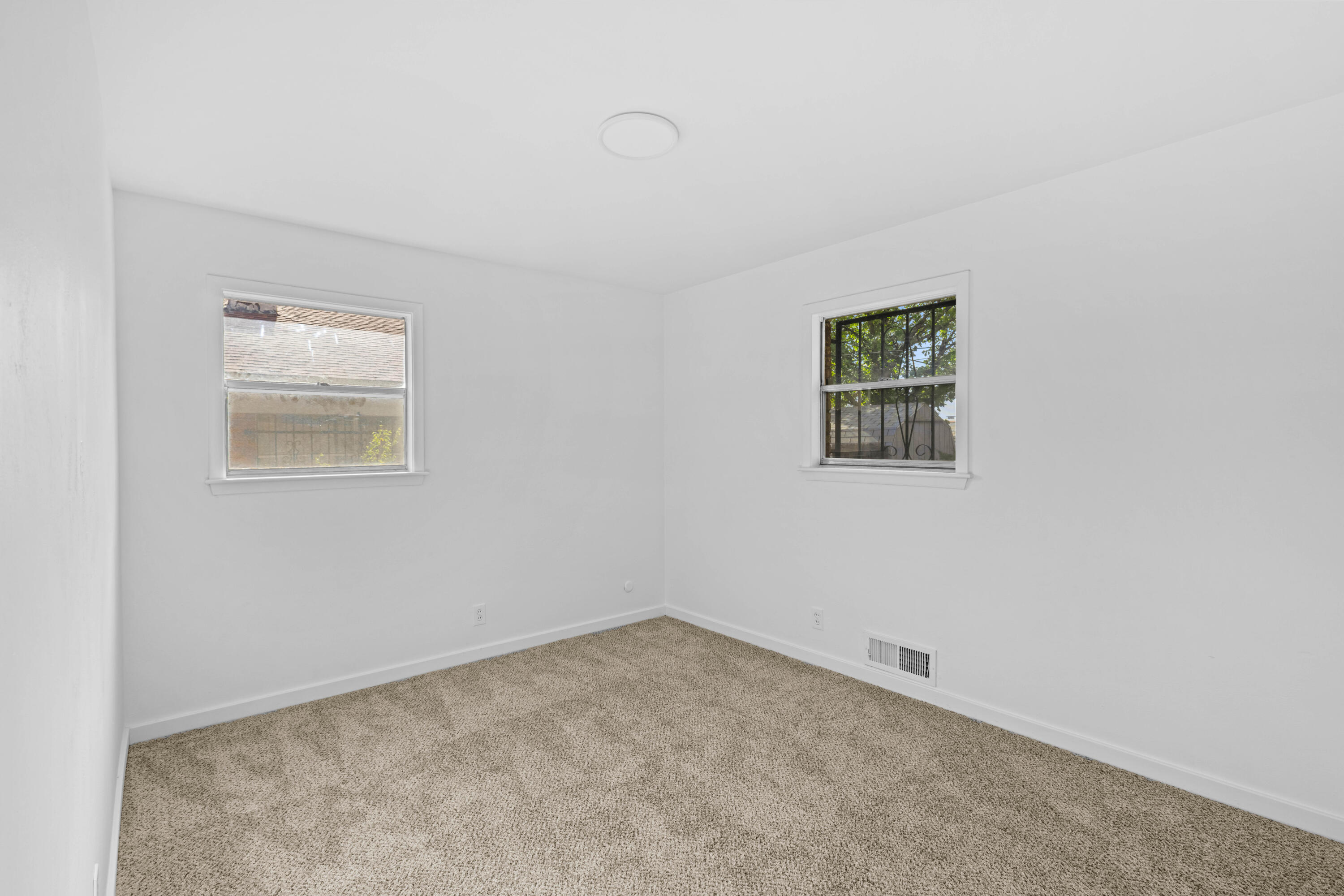 4721 Comanche Road Northeast Albuquerque, NM 87110 - Photo 24 of 33 Gallery Image 24