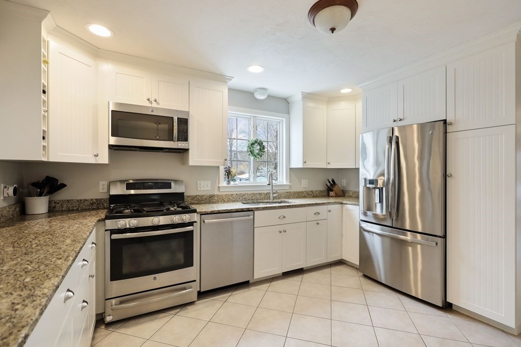 110 Maple Street, Unit 110 Needham, MA 02492 - Photo 14 of 23