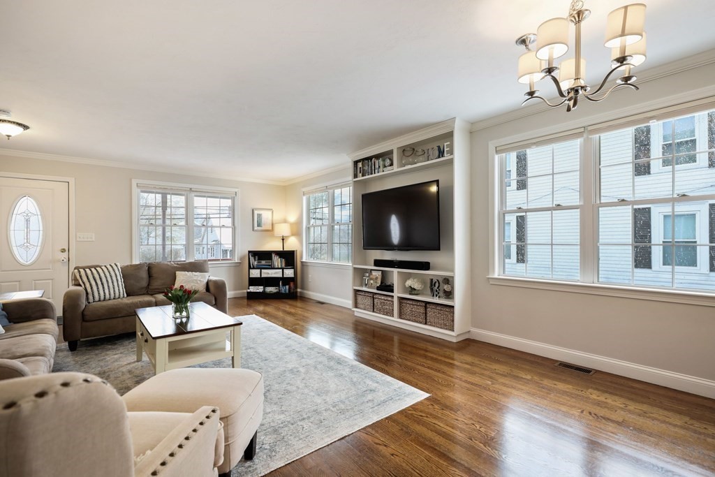 110 Maple Street, Unit 110 Needham, MA 02492 - Photo 7 of 23