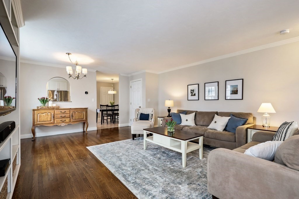 110 Maple Street, Unit 110 Needham, MA 02492 - Photo 10 of 23