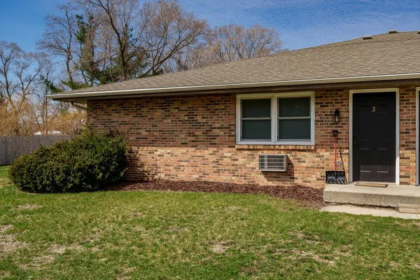 $525,000 | 9960 Bitterroot Road, Roscoe, IL 61073