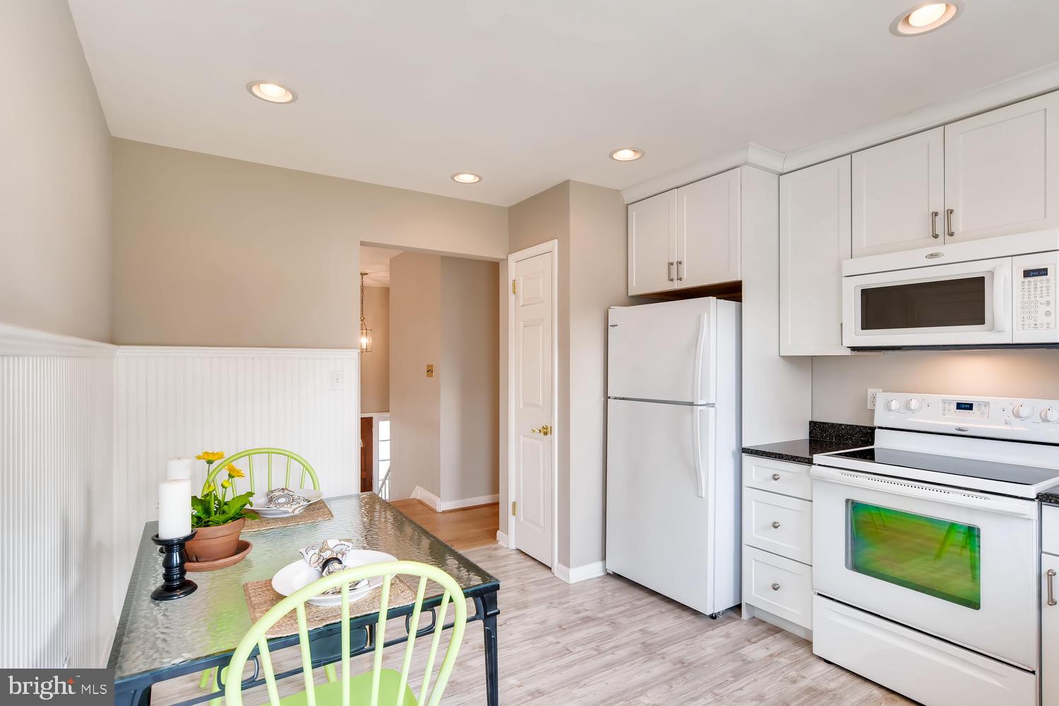 8118 Thornton Road Baltimore, MD 21204 - Photo 9 of 33 Fresh and Clean... The Cook will Love it!!