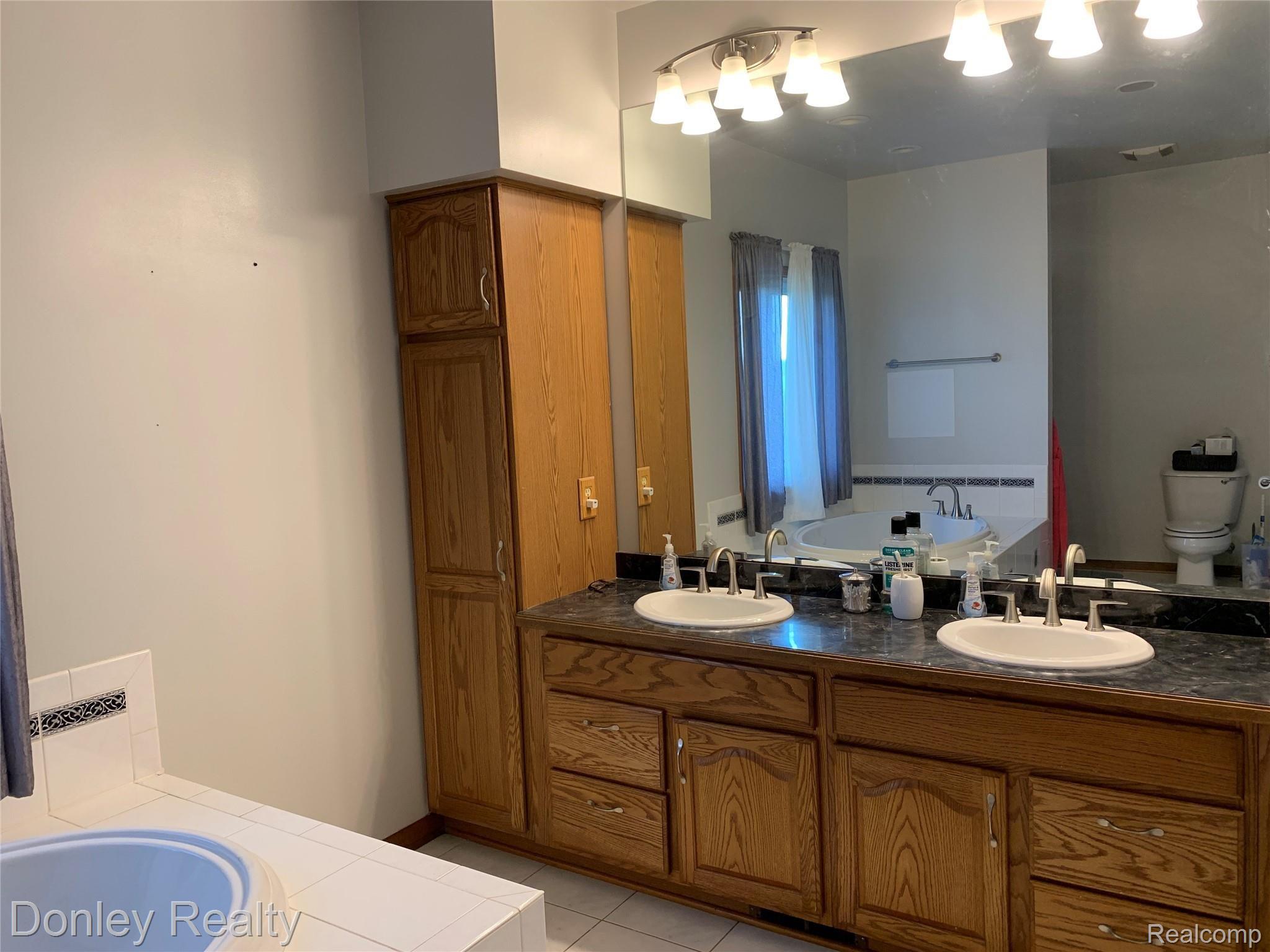 2550 Applegate Road Marlette, MI 48453 - Photo 6 of 34 IMG_7534.JPG