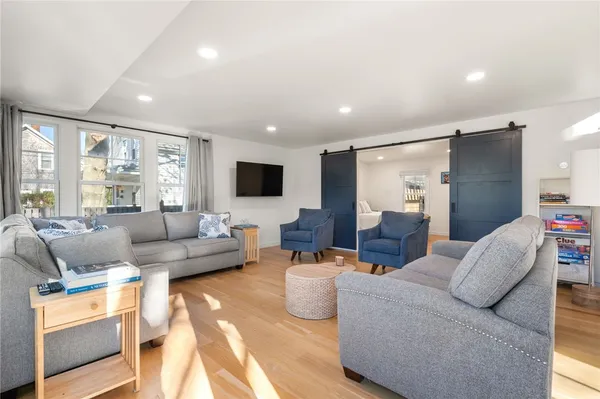 $4,800 | 14 Robinson Street, Narragansett, RI 02882