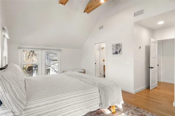 $4,800 | 14 Robinson Street, Narragansett, RI 02882