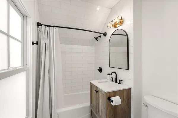 $4,800 | 14 Robinson Street, Narragansett, RI 02882