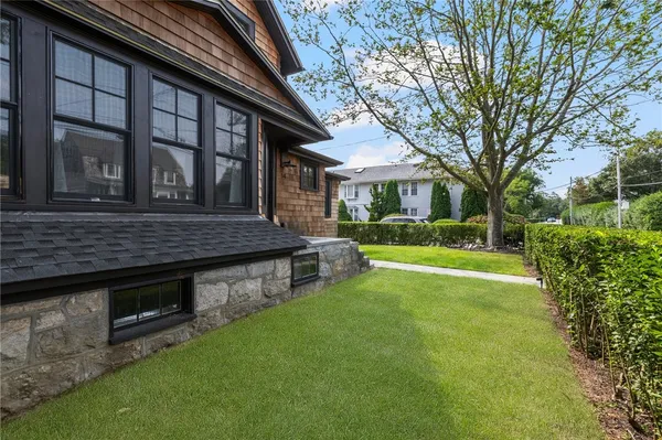 $4,800 | 14 Robinson Street, Narragansett, RI 02882