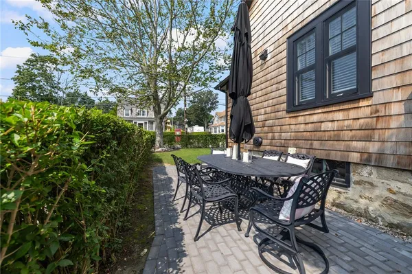 $4,800 | 14 Robinson Street, Narragansett, RI 02882