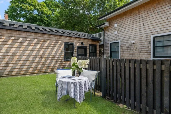 $4,800 | 14 Robinson Street, Narragansett, RI 02882