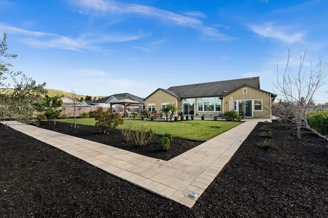 $1,995,000 | 303 Emmet Place, Concord, CA 94521