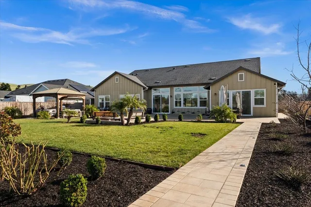 $1,995,000 | 303 Emmet Place, Concord, CA 94521