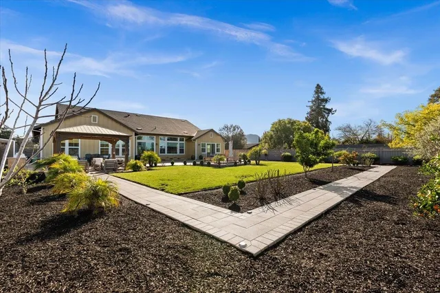 $1,995,000 | 303 Emmet Place, Concord, CA 94521