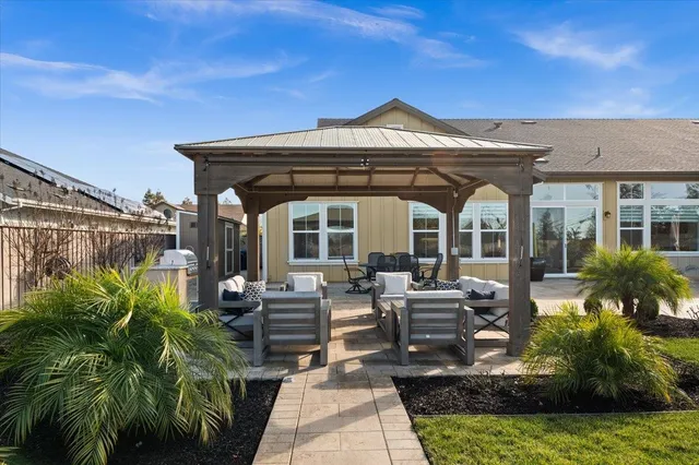 $1,995,000 | 303 Emmet Place, Concord, CA 94521