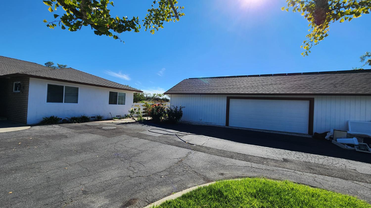307 Mansfield Road Hollister, CA 95023 - Photo 14 of 62 a front view of a house with a yard
