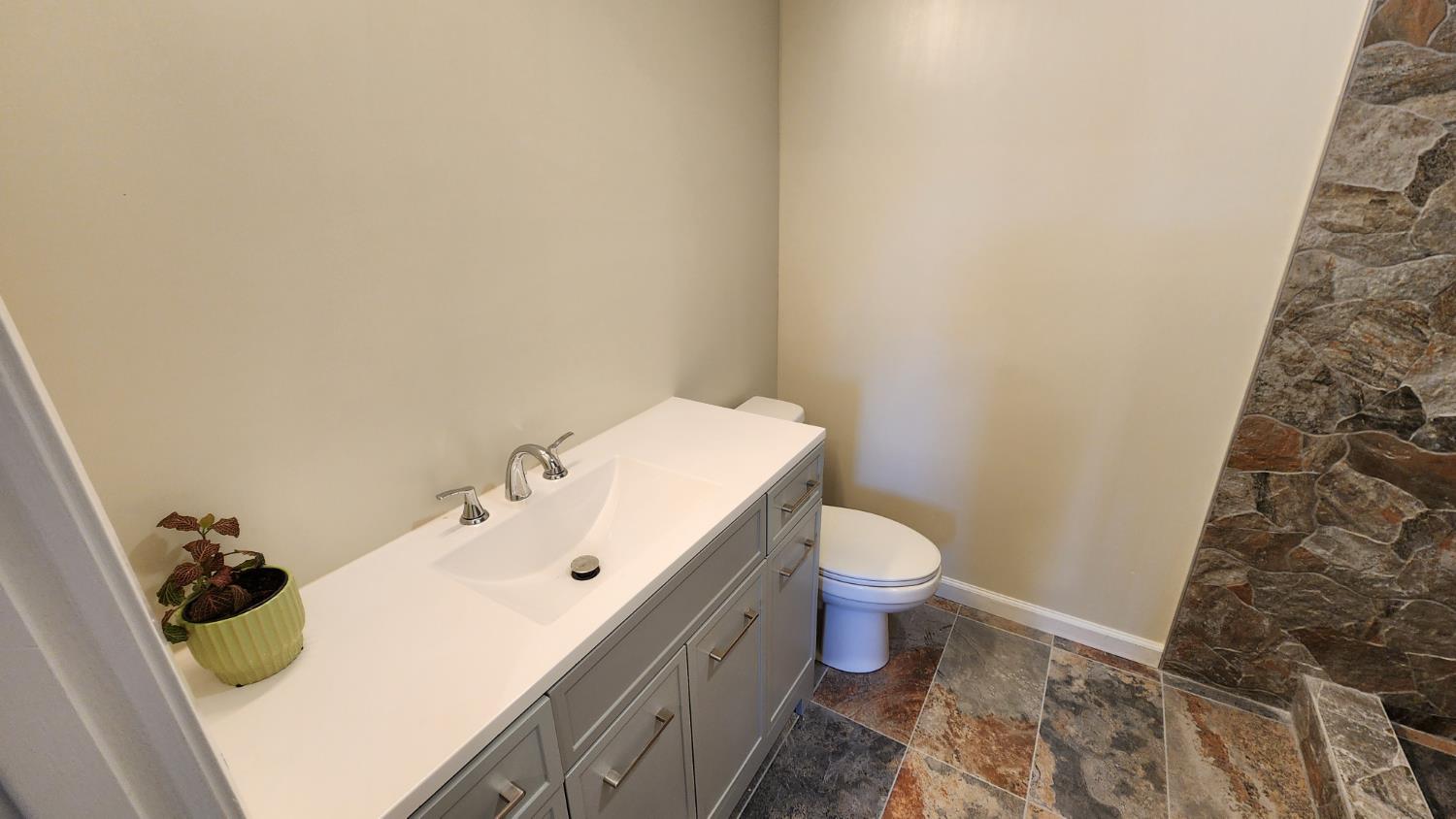 307 Mansfield Road Hollister, CA 95023 - Photo 35 of 62