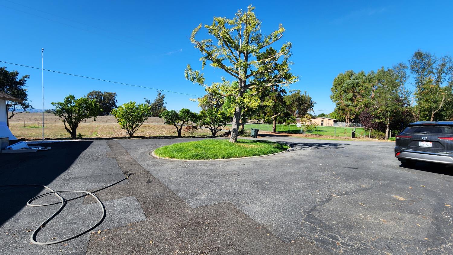 307 Mansfield Road Hollister, CA 95023 - Photo 8 of 62