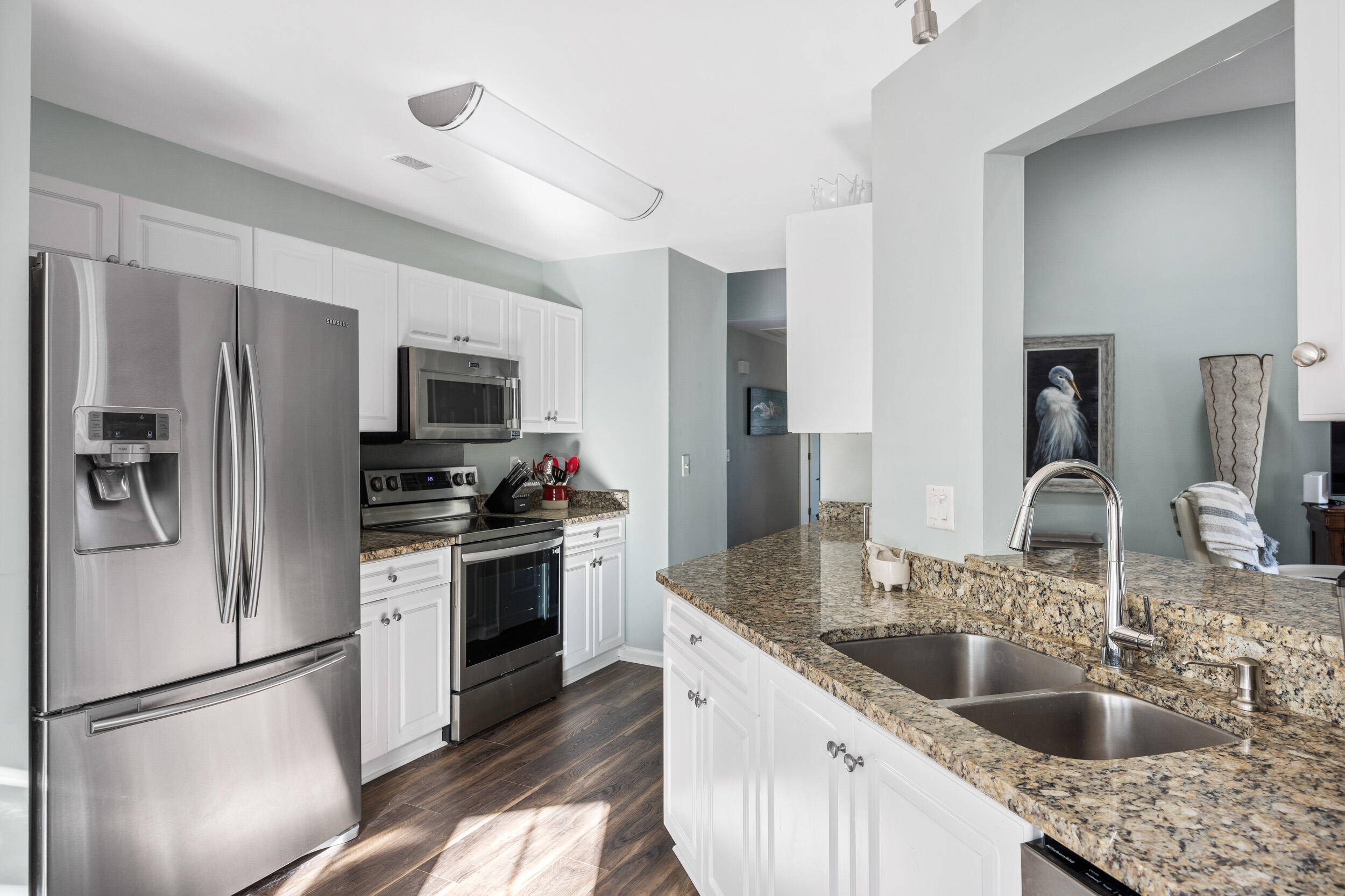 304 Mt Royall Drive Mount Pleasant, SC 29464 - Photo 11 of 36 304 Mt Royall Web-27