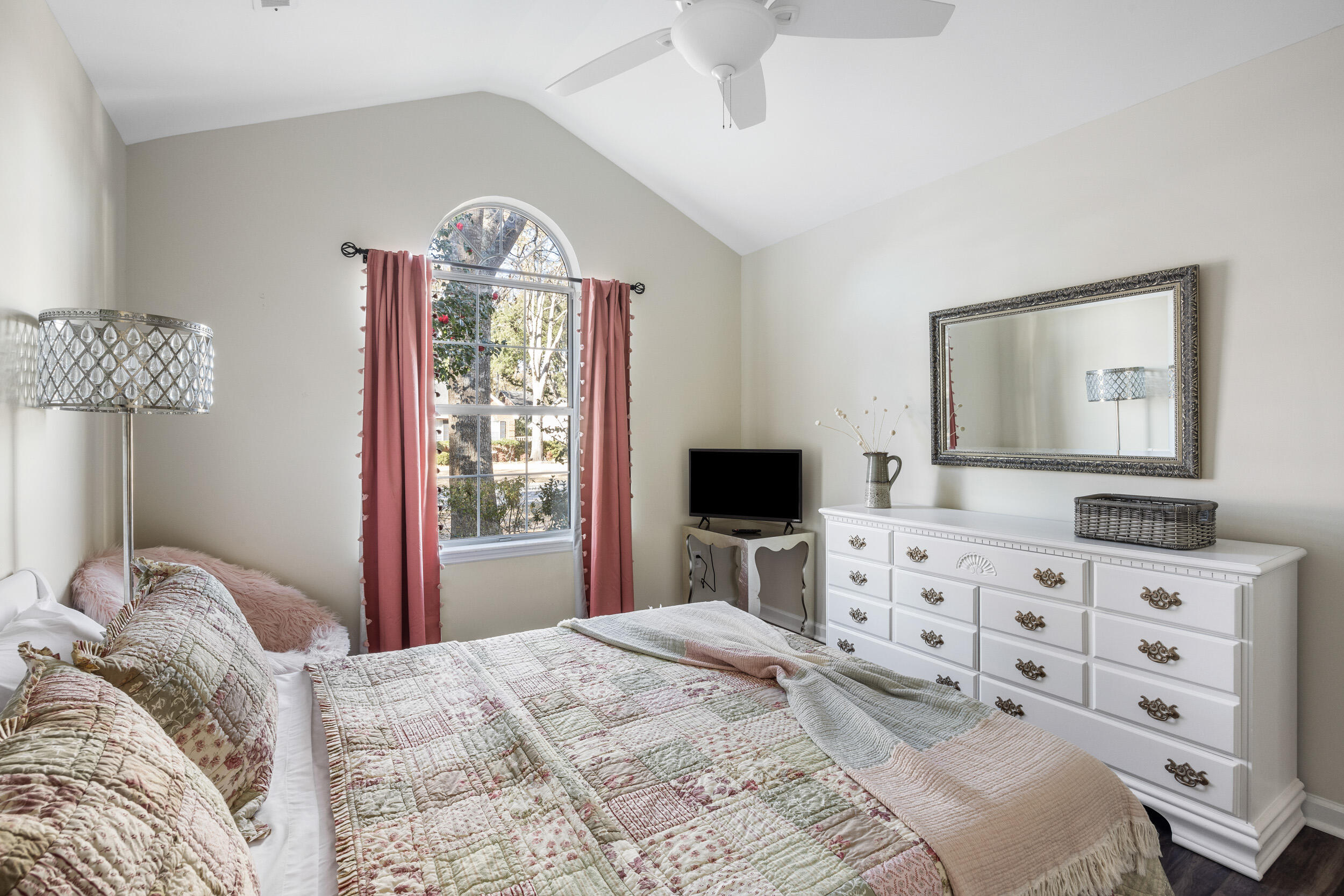 304 Mt Royall Drive Mount Pleasant, SC 29464 - Photo 24 of 36 304 Mt Royall Web-14