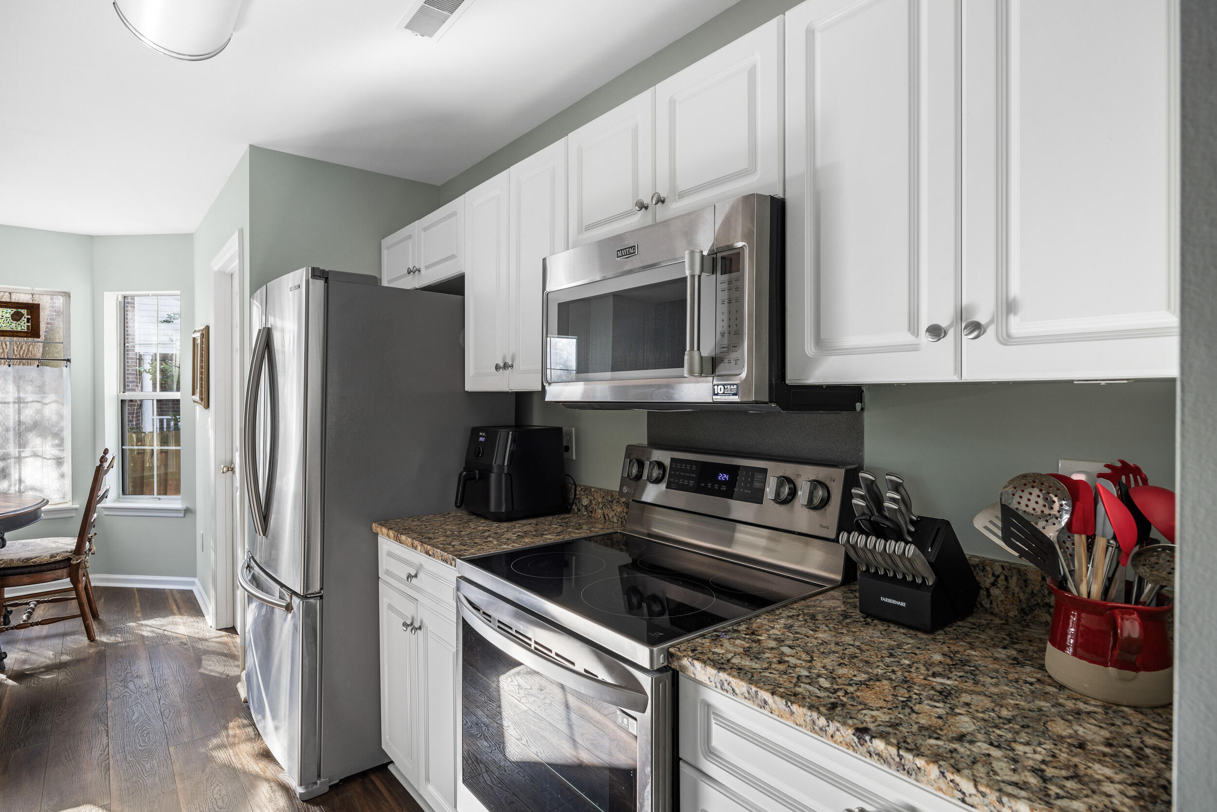 304 Mt Royall Drive Mount Pleasant, SC 29464 - Photo 8 of 36 304 Mt Royall Web-25