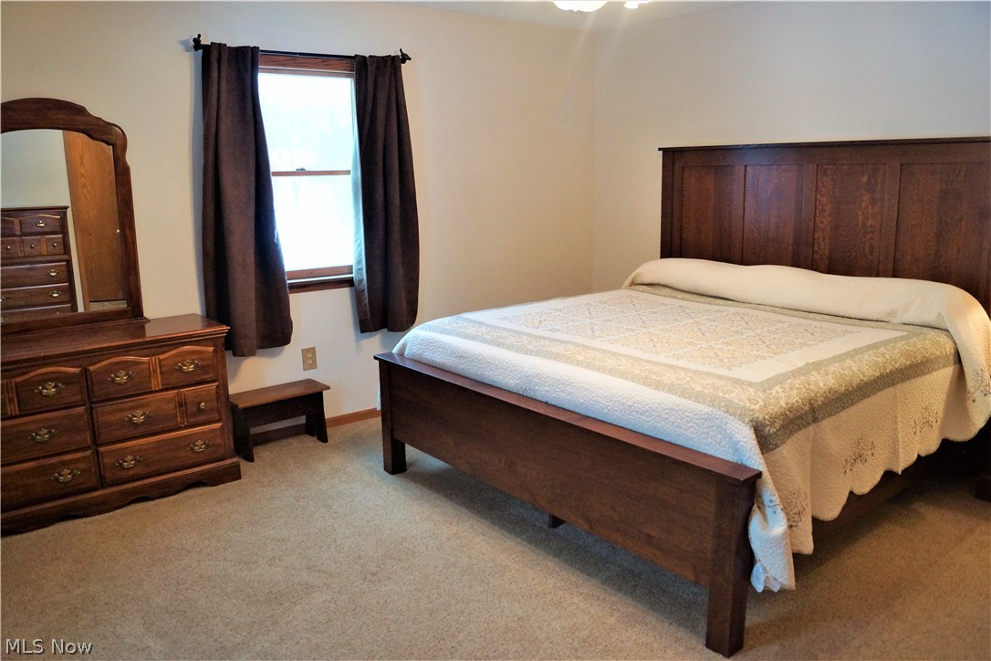 11044 Walker Road Minerva, OH 44657 - Photo 17 of 28 MASTER BATH WILL EASILY HOLD YOUR KING SIZE BED!