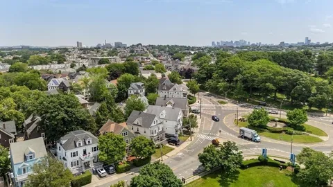 $899,900 | 149 College Avenue, Unit 1, Somerville, MA 02144