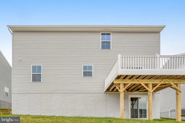 a view of a white house