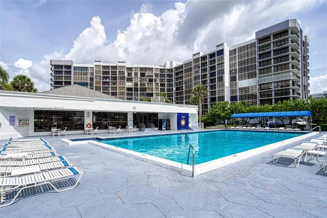 $2,200 | 400 Leslie Drive, Unit 305, Hallandale Beach, FL 33009