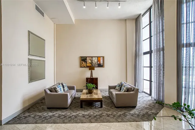 $2,200 | 400 Leslie Drive, Unit 305, Hallandale Beach, FL 33009