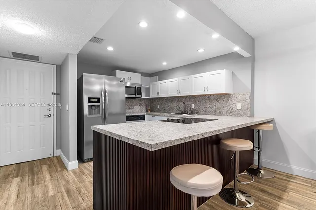 $2,200 | 400 Leslie Drive, Unit 305, Hallandale Beach, FL 33009