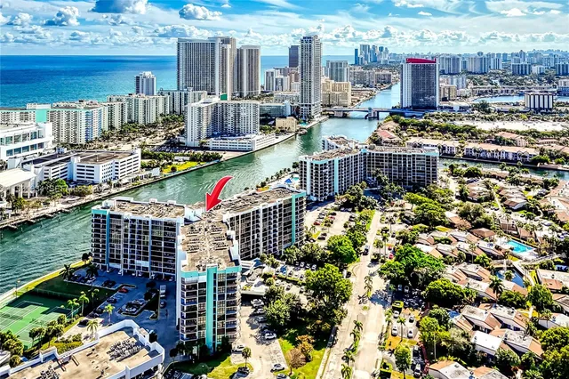 $2,200 | 400 Leslie Drive, Unit 305, Hallandale Beach, FL 33009