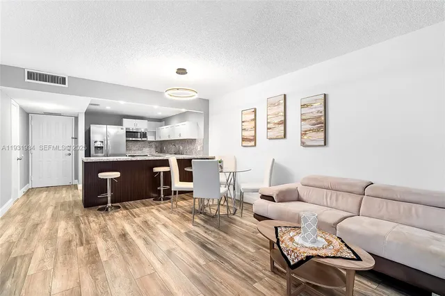 $2,200 | 400 Leslie Drive, Unit 305, Hallandale Beach, FL 33009