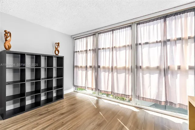 $2,200 | 400 Leslie Drive, Unit 305, Hallandale Beach, FL 33009