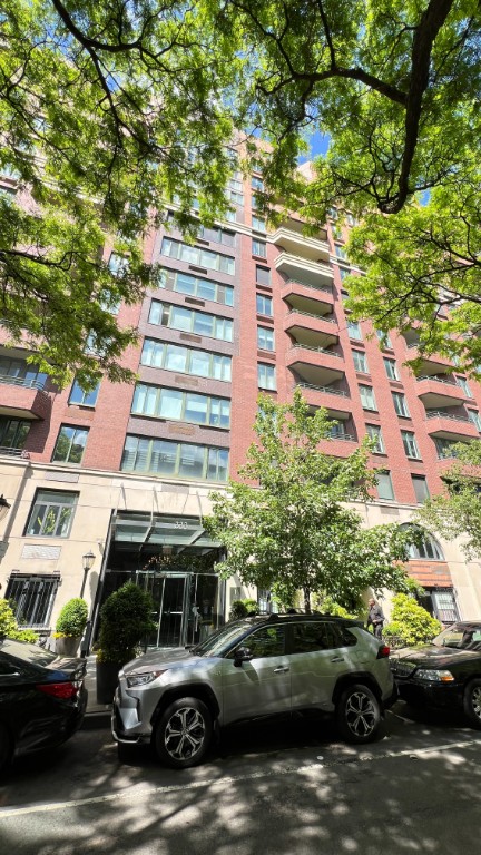 333 Rector Place, Unit 502 Manhattan, NY 10280 - Photo 14 of 31 Photo 14